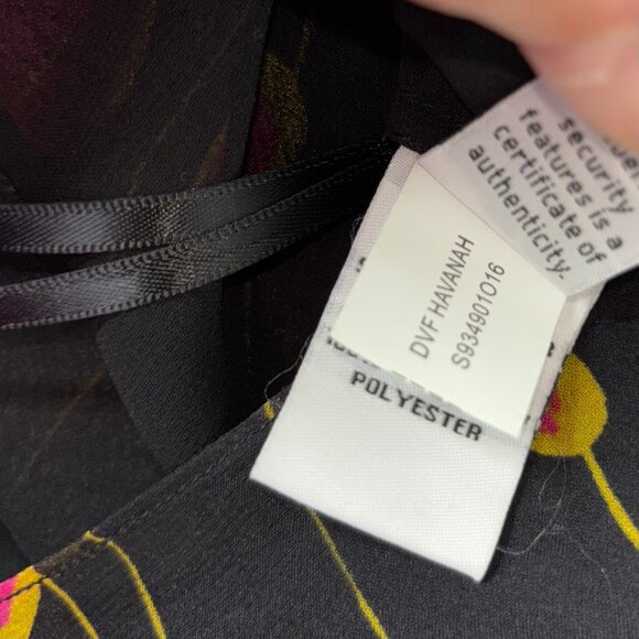 Diane Von Furstenberg Havanah Print Silk Tie Neck Button Blouse Size 4 - Picture 12 of 13